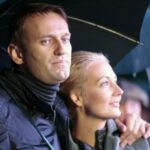 Russian opposition leader Aleksei Navalny and his wife Yulia (file photo)