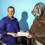 The elder daughter of the policeman, Gayatri, thanked Arvind Kejriwal.