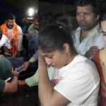 Delhi Police claim cops weren't drunk & no force used against wrestlers; AAP terms them "lies"