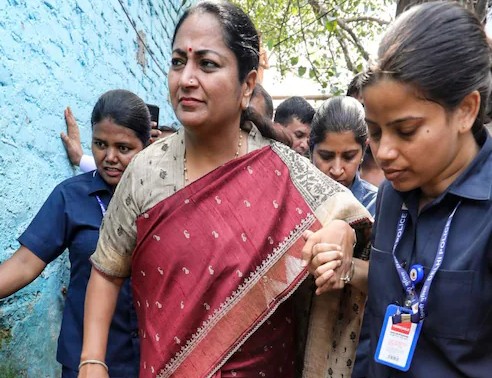 Delhi Chief Minister Rekha Gupta Attacked During Public Meeting, Accused Arrested