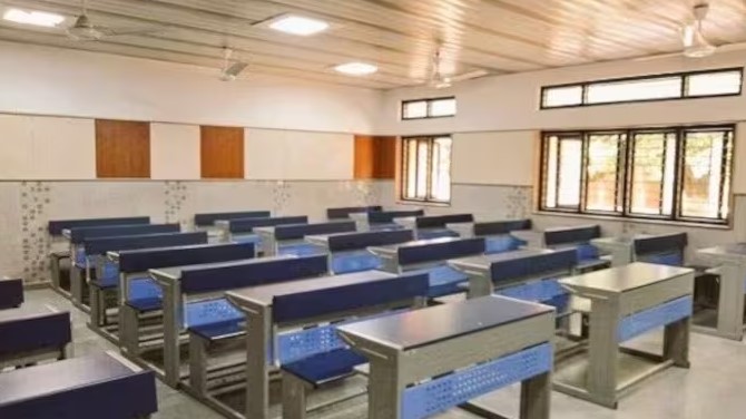 Students participating in a school disaster preparedness drill under the Delhi government and NDMA safety campaign