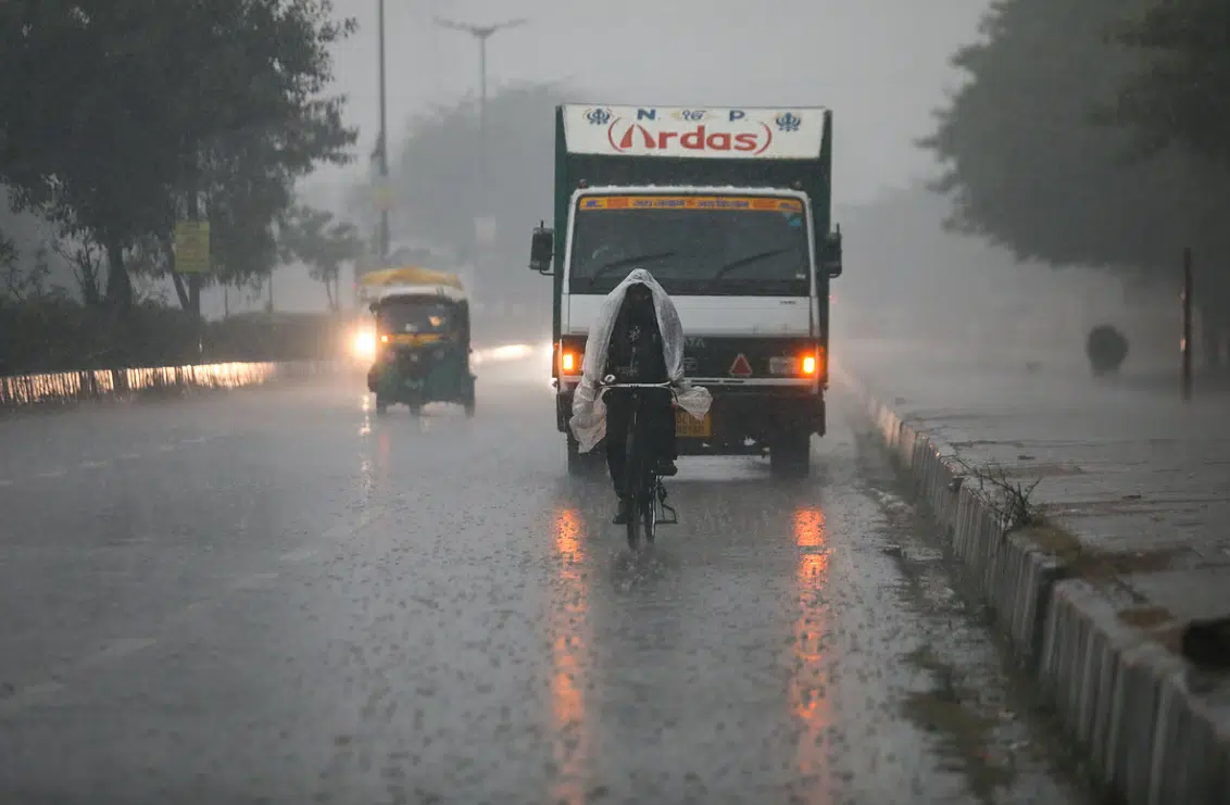Foggy morning in Delhi with reduced visibility as air quality remains very poor due to high pollution levels.